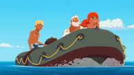 Zoom - Der weiße Delfin – Yann, Onkel Patrick und Marina sind unterwegs zum Dorf auf Maotou. Dort soll der große Maui-Wettkampf stattfinden. Yann hat Onkel Patrick überredet mit ihm zusammen ein Wettkampf-Team zu bilden. Onkel Patrick ist nicht begeistert.