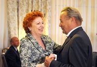 Pfarrer Braun – Margot Roßhauptner (Hansi Jochmann) hat in dem reichen Rentner Franz von Hornung (Fritz von Friedl) einen charmanten Verehrer gefunden.