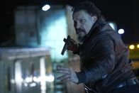 The Strain – Will New York noch nicht aufgeben und die noch überlebenden Menschen dem Virus überlassen: Angel (Joaquín Cosio) ...