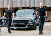 S.W.A.T. – (v.li.): Jay Harrington (David Kay), Shemar Moore (Daniel ‚Hondo‘ Harrelson).