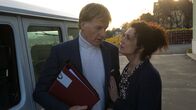 SOKO Stuttgart – Michael Ruge (Albert Fortell) und seine Gattin Ariane (Barbara Wussow) scheinen der SOKO nicht die ganze Wahrheit erzählt zu haben.