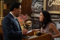 Fresh off the Boat – Emery (Forrest Wheeler, l.) kommt auf Eddies Schule. Dabei stellt sich heraus, dass Eddie (Hudson Yang, r.) die Lehrer immer wieder reinlegt, um besondere Vorteile genießen zu können ...