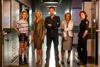 Harrow – (v.li.): Ella Newton (Fern Harrow), Anna Lise Phillips (Stephanie Tolson), Ioan Gruffudd (Dr. Daniel Harrow), Robyn Malcolm (Maxine Pavich), Mirrah Foulkes (Soroya Dass).