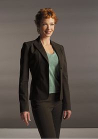Navy CIS – (4. Staffel) - Als neue Chefin möchte Jenny Shepard (Lauren Holly) möglichst geheim halten, dass sie und Gibbs vor sechs Jahren, während sie in Europa zusammen arbeiteten, eine heiße Affäre hatten ...