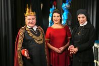 Um Himmels Willen – Der Orden kauft das Kloster zurück (v.li.: Fritz Wepper, Janina Hartwig, Nina Hoger)