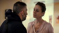 Testo – Filialleiterin Magda (Jeanette Hain) lässt sich von "Mastermind" Keko (Kida Khodr Ramadan) nicht einschüchtern.