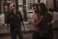 Spurlos - Ein Sturm wird kommen – L-R: Rae (Hugo Weaving), Matthew (Joseph Fiennes) and Catherine (Nicole Kidman)