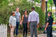 9-1-1 Notruf L.A. – (v. l. n. r.) Joanne Kingston (Donzaleigh, Abernathy); Bobby Nash (Peter Krause); Athena Grant (Angela Bassett); Clifford Dixon (Reggie Watkins);