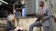Push – Cassie (Dakota Fanning) und Agent Carver (Djimon Hounsou).