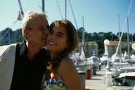Alle meine Töchter – 3. Helmut Grünwald (Rolf Becker) versucht Sylvie (Julia Dahmen) klarzumachen, daß er eine "Belohnung" von ihr erwartet. Doch Sylvie ist noch nicht bereit, sie ihm zu geben.