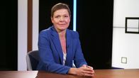 NZZ-Standpunkte – NZZ Standpunkte Schweizer Strommarkt: Dauerkrise an der Steckdose Antje Kanngiesser, CEO des Stromunternehmens Alpiq Holding AG Copyright: SRF
