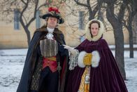 Universum History – Andreas Pronegg (Graf Anton Wenzel Kaunitz) und Marie Christine Friedrich (Madame de Pompadour).