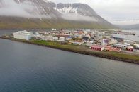 GEO Reportage – Isafjörður, im entlegenen Nordwesten Islands. So klein diese Stadt auch ist für Anhänger des Schlammfußballs ist sie der Nabel der Welt.