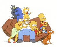 Die Simpsons – (12. Staffel) - Die chaotische Familie Simpson (v.l.n.r.): Marge, Homer, Lisa, Bart, Maggie (oben).