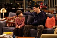 Outmatched - Allein unter Genies – Marc (Jack Stanton, l.); Mike (Jason Biggs, r.)