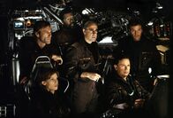 The Core - Der innere Kern – Um die Erde vor dem sicheren Untergang zu bewahren, wagt ein Expertenteam (v.l.n.r.: Aaron Eckhart, Hilary Swank, Delroy Lindo, Stanley Tucci, Bruce Greenwood) das Unmögliche ...