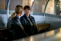 SOKO Linz – (v.li.): Biggi Obergschwendter (Angelika Niedetzky), Linda Pilhammer (Eva Maria Marold).