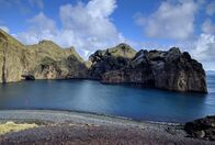 Weiße Wale – Die Klettsvik Bay in Island: das erste Weißwal-Schutzgebiet der Welt – das neue Zuhause für Little White und Little Grey.