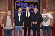 Wer weiß denn sowas? – moderator Johannes B. Kerner (2.v.r.).