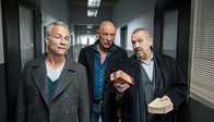 Tatort – Max Ballauf (Klaus J. Behrendt, l) und Freddy Schenk (Dietmar Bär, r) mit Rechtsmediziner Dr. Joseph Roth (Joe Bausch, M).