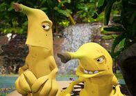 Vegesaurier – Vom Anblick der fiesen Bananaraptoren bekommen alle Vegesaurier Bauchschmerzen.