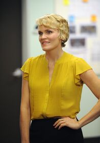 The Comedians – Kristen (Stephnie Weir)