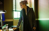 Instinct – Det. Lizzie Needham (Bojana Novakovic) steht vor einem Rätsel: Warum wurde die junge Frau umgebracht und in ein Kino verschleppt?