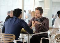 Atlanta Medical – Dr. Devon Pravesh (Manish Dayal, l.); Dr. Conrad Hawkins (Matt Czuchry, r.)