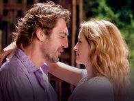 Eat Pray Love – Während ihrer Reise trifft Liz (Julia Roberts) unverhofft auf den atemberaubenden Felipe (Javier Bardem), der ihr den Kopf verdreht.