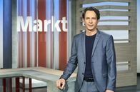 Markt – Jo Hiller - Markt Jo Hiller moderiert die Sendung "Markt" im NDR Fernsehen