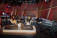 SWR Sport – S√úDWESTRUNDFUNK SWR Sport Im Fernsehstudio A im SWR Funkhaus Stuttgart werden die Sendungen ‚ÄûSWR Sport‚Äú, Sa.,17:30 Uhr im SWR Fernsehen und ‚ÄûSWR Sport‚Äú, So., 21:45 Uhr im SWR Fernsehen Baden-W√ºrttemberg sowie oftmals die Sondersendungen von SWR Sport im SWR Fernsehen live produziert. ‚ÄûSWR Sport‚Äú samstags und die Sondersendungen im leeren Studio. ‚ÄûSWR Sport‚Äú sonntagsabends mit Zuschauern im Studio. Im Studio w√§hrend der Live-Sendung, Moderatorin Lea Wagner. ¬