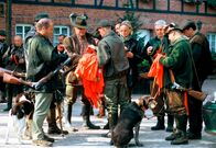 Tatort – Die Jäger rüsten sich zur Jagd und ahnen noch nicht, dass sie heute ihren Jagdkameraden Lothar Sofsky verlieren werden.