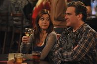 How I Met Your Mother – Amüsieren sich prächtig über ein Malheur von Ted: Marshall (Jason Segel, r.) und Lily (Alyson Hannigan, l.) ...