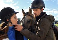 Sturm der Liebe – ARD STURM DER LIEBE FOLGE 1904 Uhr im ERSTEN. Pauline (Liza Tzschirner, l.) ist perplex, als ihr Daniel (Daniel Buder, r.) spontan seine Liebe gesteht.