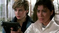 Ultra Force 2 – v.li.: Inspector Carrie Morris (Cynthia Rothrock), Inspector Ng (Michelle Yeoh)