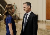 Atlanta Medical – Dr. Kit Voss (Jane Leeves, l.); Dr. Randolph Bell (Bruce Greenwood, r.)