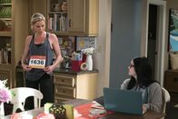 Modern Family – L-R: Claire Dunphy (Julie Bowen), Alex Dunphy (Ariel Winter)