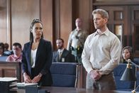 All Rise - Die Richterin – Emily Lopez (Jessica Camacho, l.); Tommy Farrell (Gavin Stenhouse, r.)
