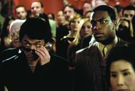 Rush Hour 2 – Eigentlich wollen Hongkong-Inspektor Lee (Jackie Chan) und sein Kollege Carter (Chris Tucker) vom L.A. Police Department endlich mal richtig ausspannen, doch dann stoßen sie zufällig auf einen Geldfälscher-Ring ...