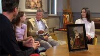 Was schätzen Sie ...? – Fridolin Stolz, Matilda Stolz, Karl Hohenlohe und Ana Mayagoitia begutachten ein Porträt.