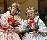 Malcolm mittendrin – (v.li.) Jane Kaczmarek (Lois), Cloris Leachman (Ida).