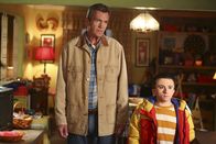 The Middle – Mike (Neil Flynn, l.); Brick (Atticus Shaffer, r.)