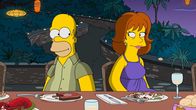 Die Simpsons – THE SIMPSONS: The Simpsons join other Springfield families on the Van HoutenÕs annual trip to Costa Rica, which they obviously canÕt afford. While there, Homer befriends PattyÕs new girlfriend, Evelyn, and Lisa tracks down the real reason the Van Houtens can go on this trip every year in the ÒLivin La Pura VidaÓ episode of THE SIMPSONS airing Sunday, Nov. 17 (8:00-8:30 PM ET/PT) on FOX. Guest voice Fortune Feimster. THE SIMPSONS ª and