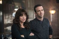 Navy CIS: New Orleans – Tammy Gregorio (Vanessa Ferlito, l.) und Christopher LaSalle (Lucas Black, r.) ermitteln in ihrem neuen Fall gegen einen rasanten Flüchtigen ...