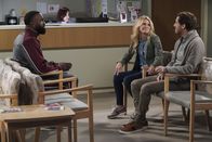 B Positive – (v.l.n.r.) Eli Russell (Terrence Terrell); Gina Dabrowski (Annaleigh Ashford); Drew Dunbar (Thomas Middleditch)