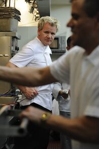 In Teufels Küche mit Gordon Ramsay – Retter in Not: Gordon Ramsay besucht heute das Restaurant "Grasshopper Also" in Carlstadt in New Jerse, dessen Besitzer um das Überleben des Lokals kämpfen ...