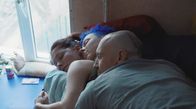 Liebe und Sex in ... – In Russland werden LGBTQIA-Menschen oder Paare, die nicht in das traditionelle Familienmodell passen, gesellschaftlich stigmatisiert.