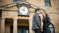 Love Child – Phillip Paige (Ryan Johnson, l.); Joan Millar (Jessica Marais, r.)