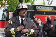 Chicago Fire – Chicago Fire Staffel 10 Folge 8 Er muss den Überblick wahren: Eamonn Walker als Chief Wallace Boden