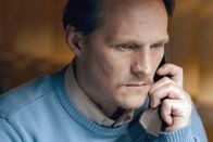 Aloys – Der Privatdetektiv Aloys Adorn (Georg Friedrich) bekommt mysteriöse Anrufe.